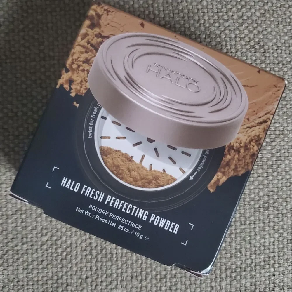 Smashbox Halo Perfecting Powder- SHADE Light/ Medium
